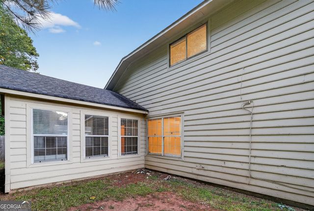 1956 Corners Circle, Lithonia, GA 30058