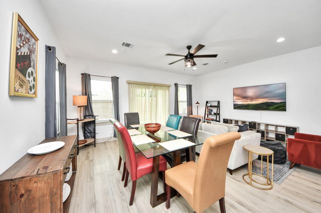 837 W Little York Road 1, Houston, TX 77091