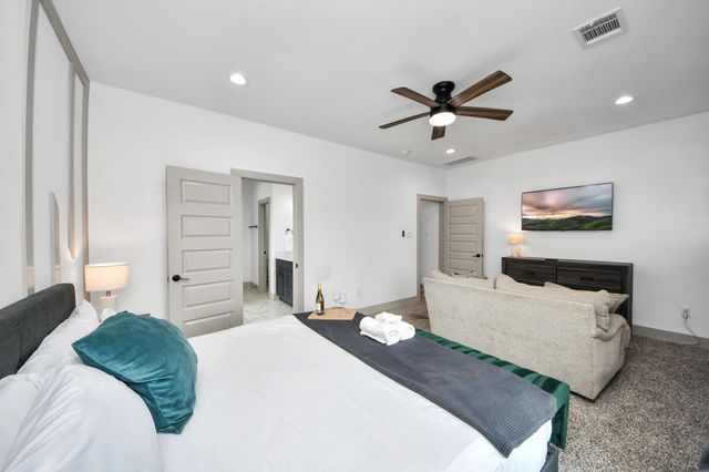 837 W Little York Road 1, Houston, TX 77091
