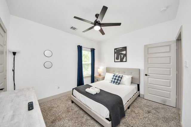 837 W Little York Road 1, Houston, TX 77091