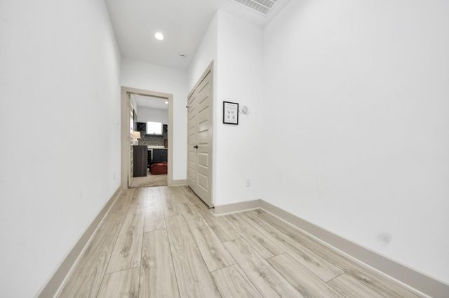 837 W Little York Road 1, Houston, TX 77091