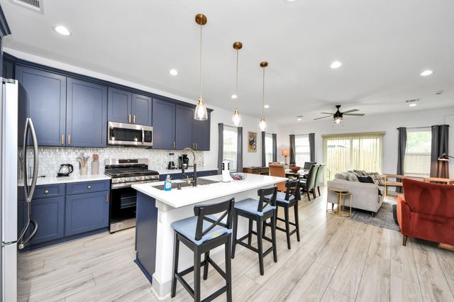 837 W Little York Road 1, Houston, TX 77091