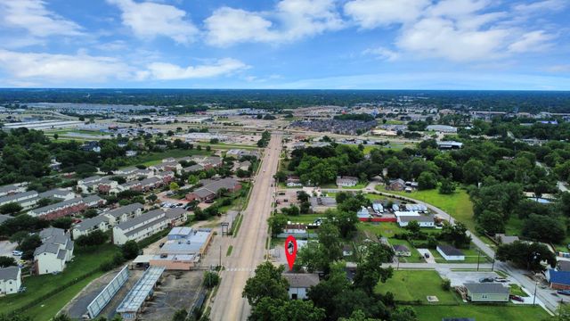 837 W Little York Road 1, Houston, TX 77091