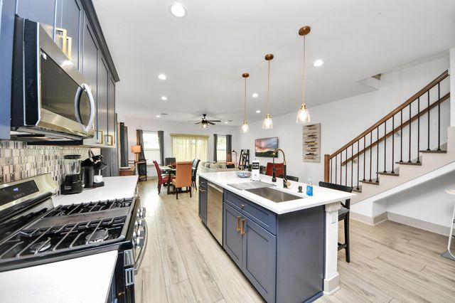 837 W Little York Road 1, Houston, TX 77091