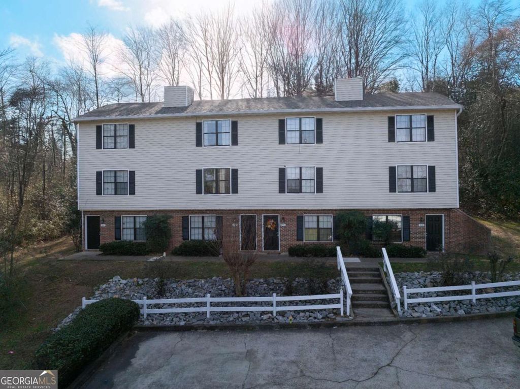 3042 Destin Circle, Snellville, GA 30078