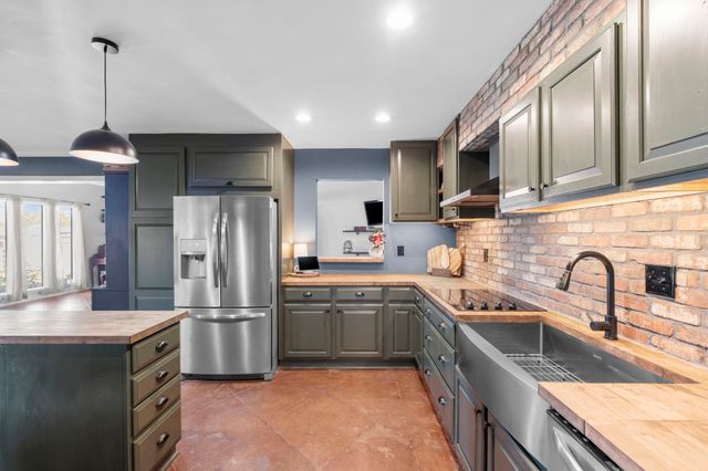 2354 N BEECHAM PL, Memphis, TN 38016