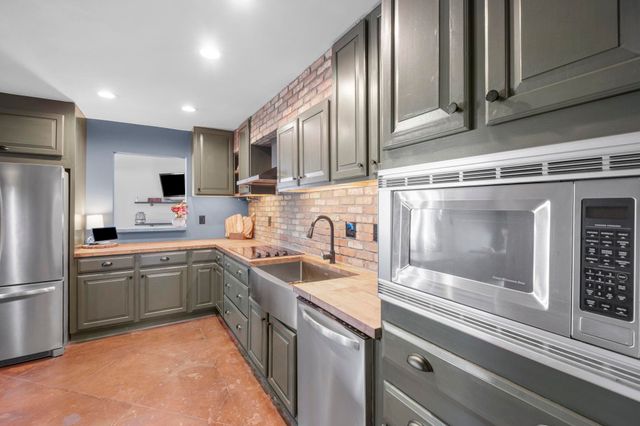 2354 N BEECHAM PL, Memphis, TN 38016