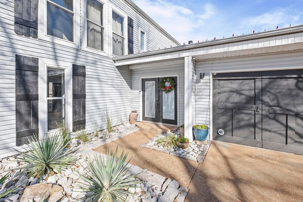 2354 N BEECHAM PL, Memphis, TN 38016