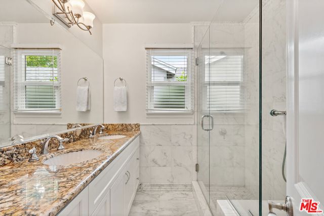 7485 Henefer Avenue, Los Angeles, CA 90045