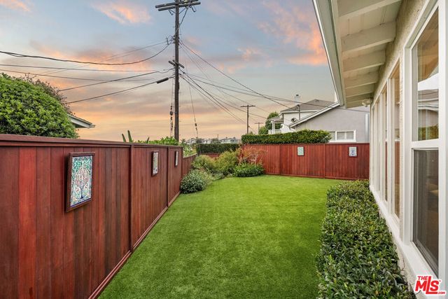 7485 Henefer Avenue, Los Angeles, CA 90045