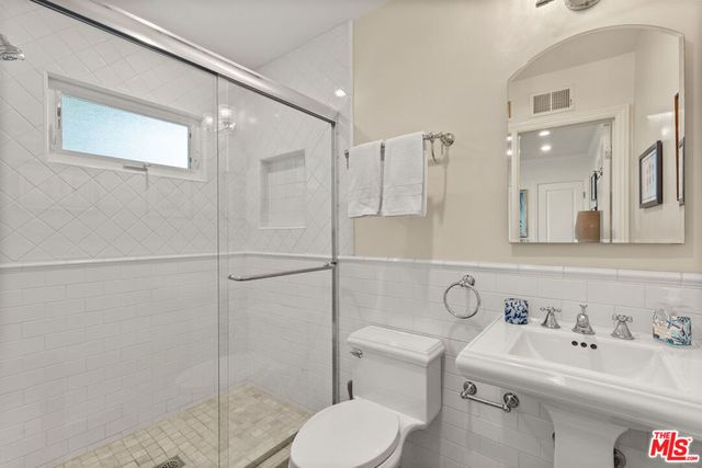 7485 Henefer Avenue, Los Angeles, CA 90045