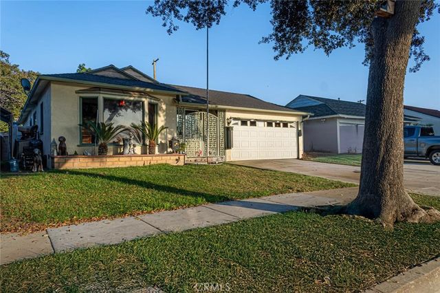 5606 Bellflower, Lakewood, CA 90713