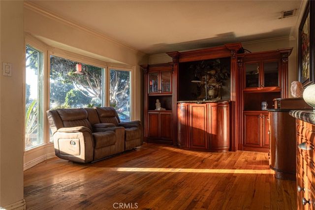 5606 Bellflower, Lakewood, CA 90713