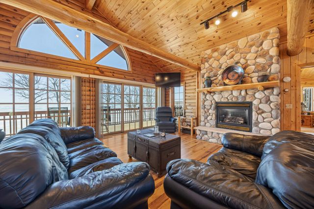 1380 S Shore Drive, Detroit Lakes, MN 56501