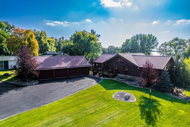 1380 S Shore Drive, Detroit Lakes, MN 56501