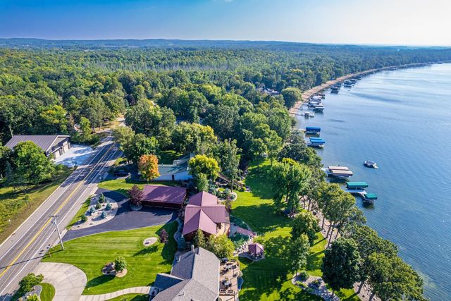 1380 S Shore Drive, Detroit Lakes, MN 56501