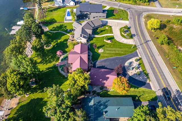 1380 S Shore Drive, Detroit Lakes, MN 56501