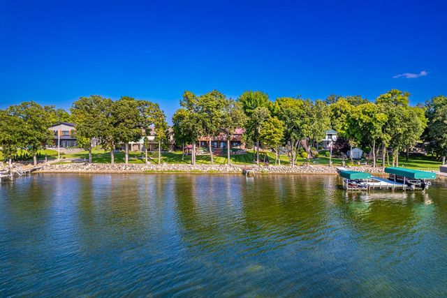 1380 S Shore Drive, Detroit Lakes, MN 56501