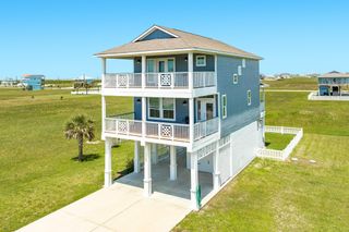 18706 Shaman Drive, Galveston, TX 77554