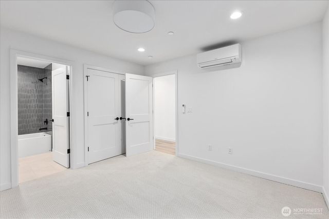 10738 Interlake Avenue N, Seattle, WA 98133