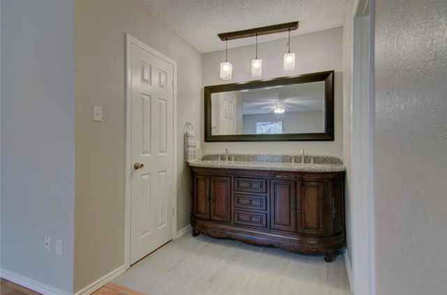 9705 Meadowheath DR, Austin, TX 78729