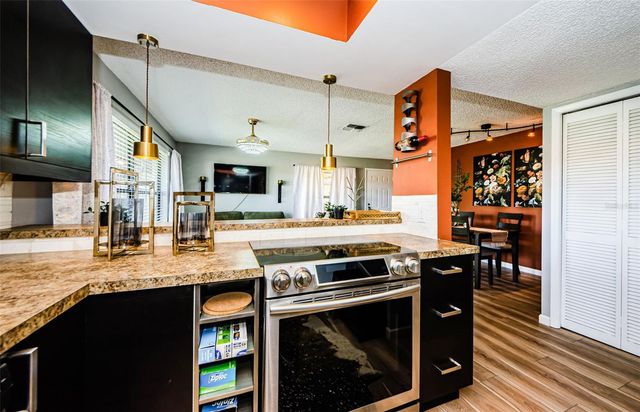 2112 HAMMOCK PINE BOULEVARD 2112, Clearwater, FL 33761