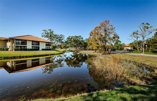 2112 HAMMOCK PINE BOULEVARD 2112, Clearwater, FL 33761