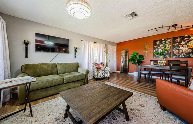 2112 HAMMOCK PINE BOULEVARD 2112, Clearwater, FL 33761