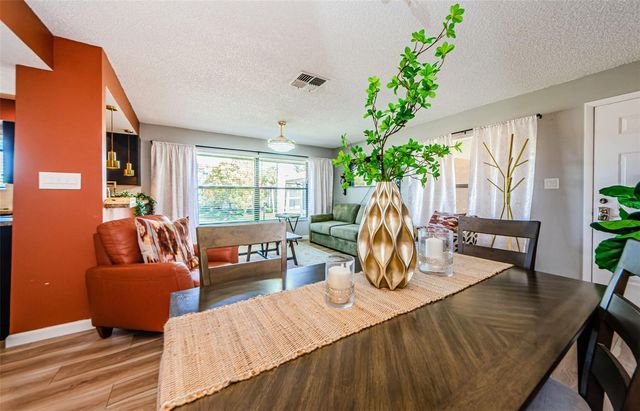 2112 HAMMOCK PINE BOULEVARD 2112, Clearwater, FL 33761