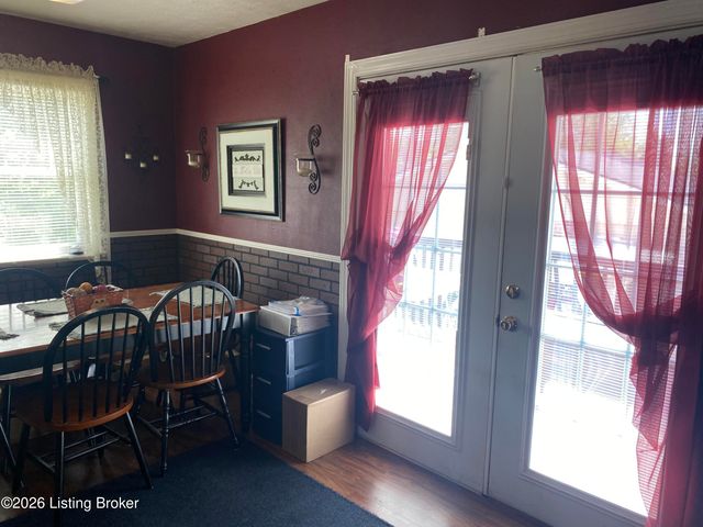 8014 Broadfern Dr, Louisville, KY 40291