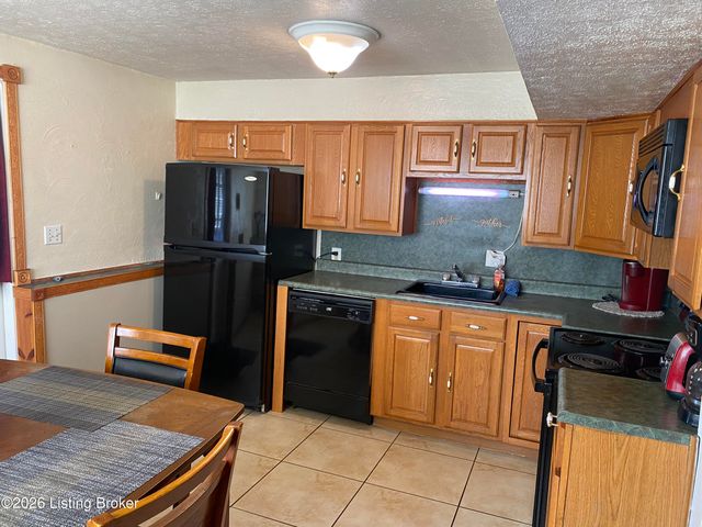 8014 Broadfern Dr, Louisville, KY 40291