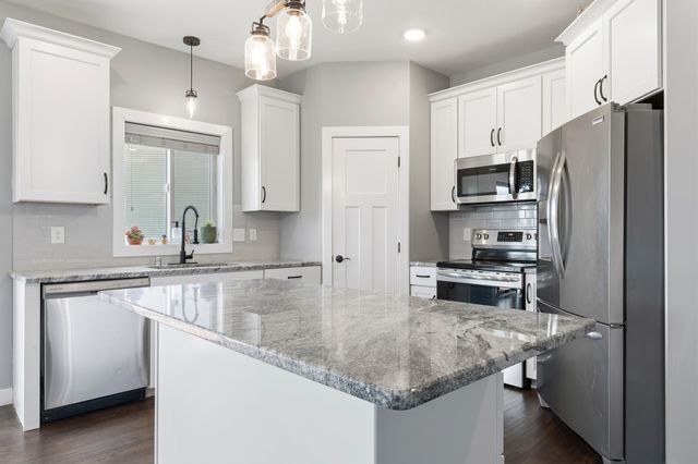 727 Towne Drive NE, Byron, MN 55920