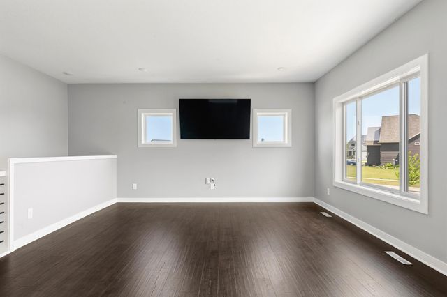 727 Towne Drive NE, Byron, MN 55920