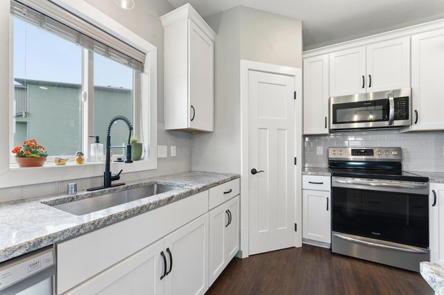 727 Towne Drive NE, Byron, MN 55920