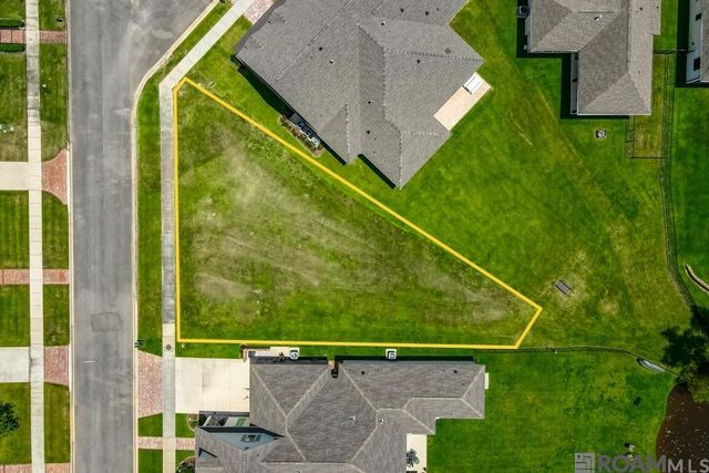 13004 W Waterside Dr, Baton Rouge, LA 70818