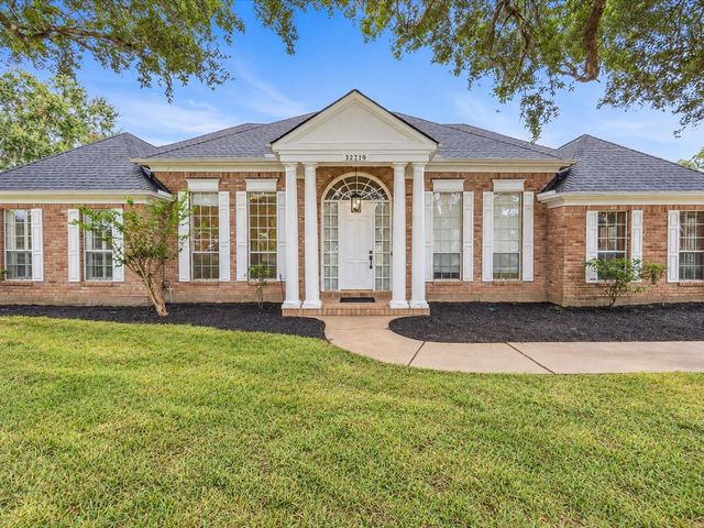 32719 Weybridge Street, Fulshear, TX 77441
