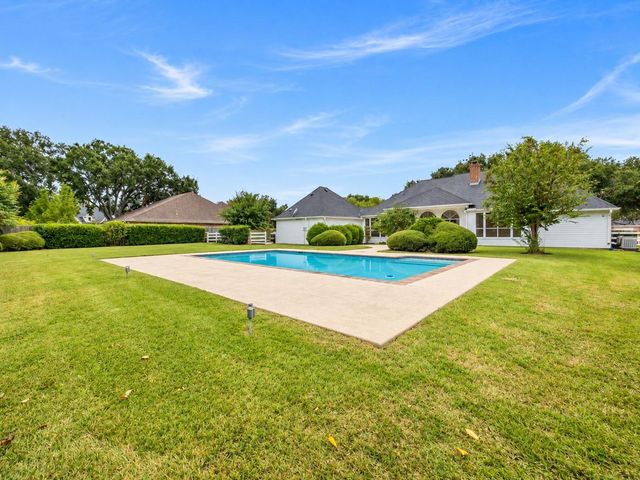 32719 Weybridge Street, Fulshear, TX 77441
