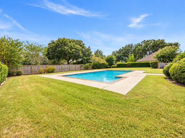 32719 Weybridge Street, Fulshear, TX 77441