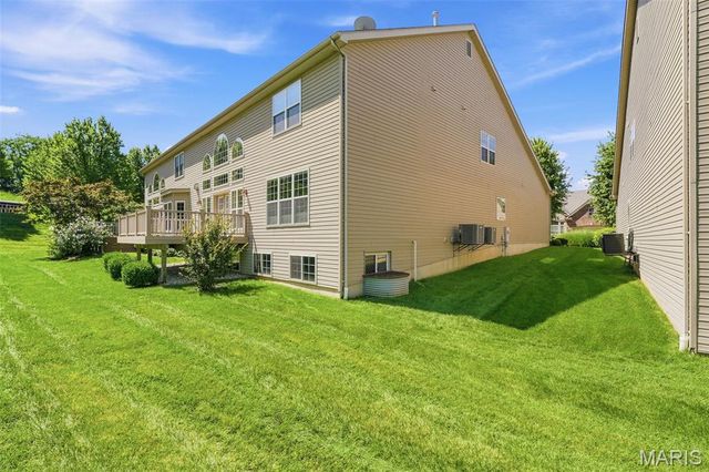 138 Kendall Bluff Court, Chesterfield, MO 63017