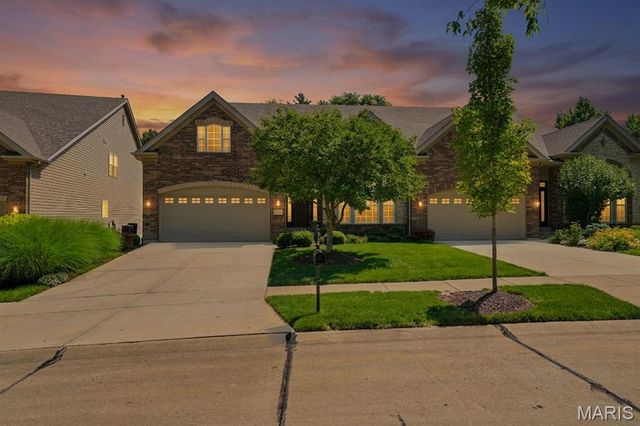 138 Kendall Bluff Court, Chesterfield, MO 63017