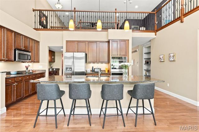 138 Kendall Bluff Court, Chesterfield, MO 63017
