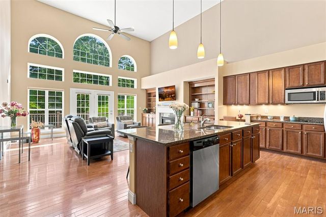 138 Kendall Bluff Court, Chesterfield, MO 63017