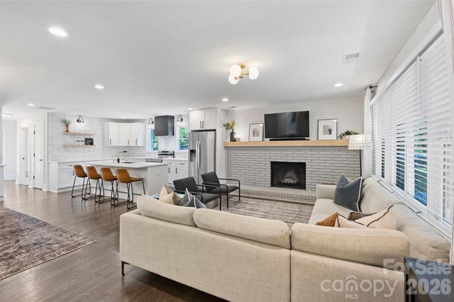 1914 Windham Place, Charlotte, NC 28205