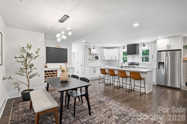1914 Windham Place, Charlotte, NC 28205