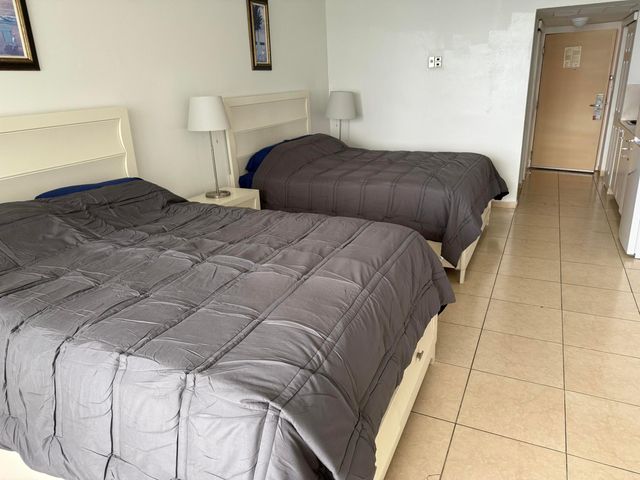 19201 Collins Avenue 448, Sunny Isles Beach, FL 33160