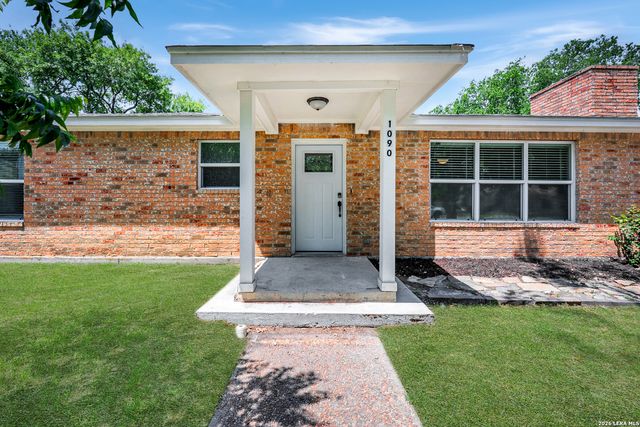 1090 Hollyhock, New Braunfels, TX 78130