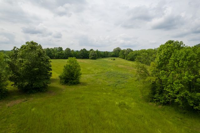 1182 Lego School Rd, Linden, TN 37096