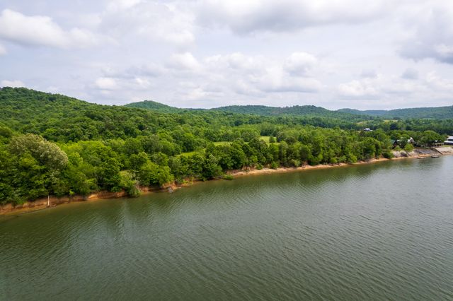 1182 Lego School Rd, Linden, TN 37096