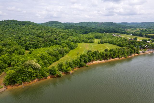 1182 Lego School Rd, Linden, TN 37096