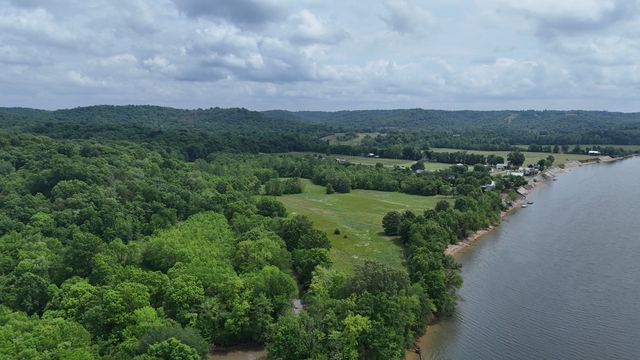 1182 Lego School Rd, Linden, TN 37096